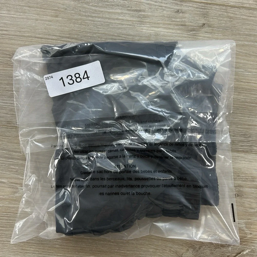 Lululemon Size 8 Tracker Short V 4
